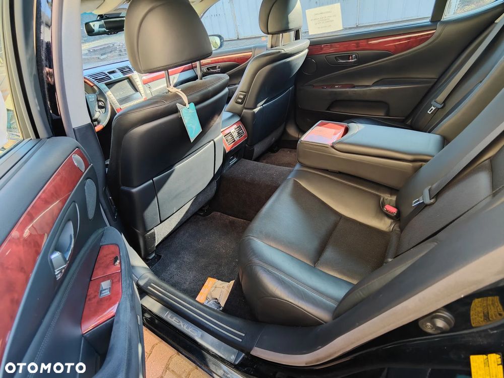 Lexus LS 460 AWD Impression Line - 23