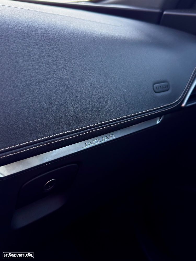 Jaguar F-Pace 20d AWD Aut. R-Sport - 36