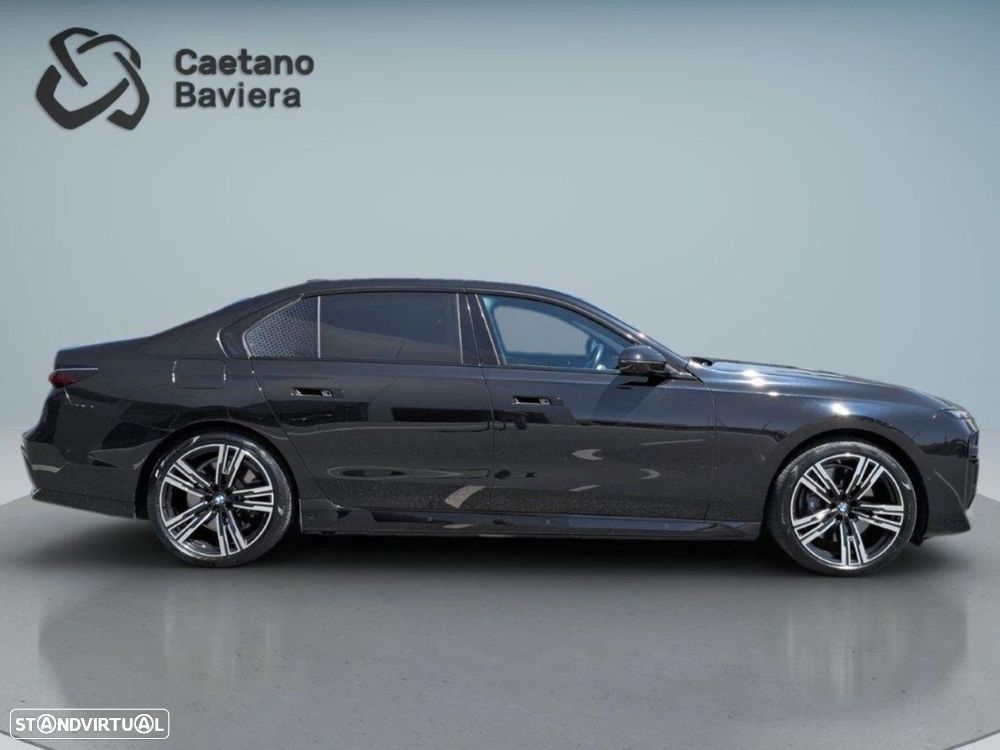BMW i7 xDrive60 Pack Desportivo M - 9