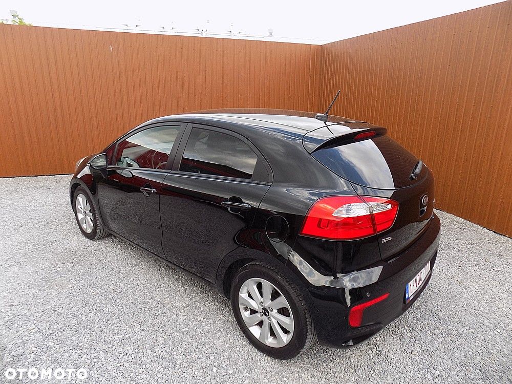 Kia Rio 1.2 Dream Team Edition - 4