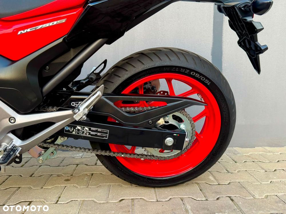 Honda NC - 18