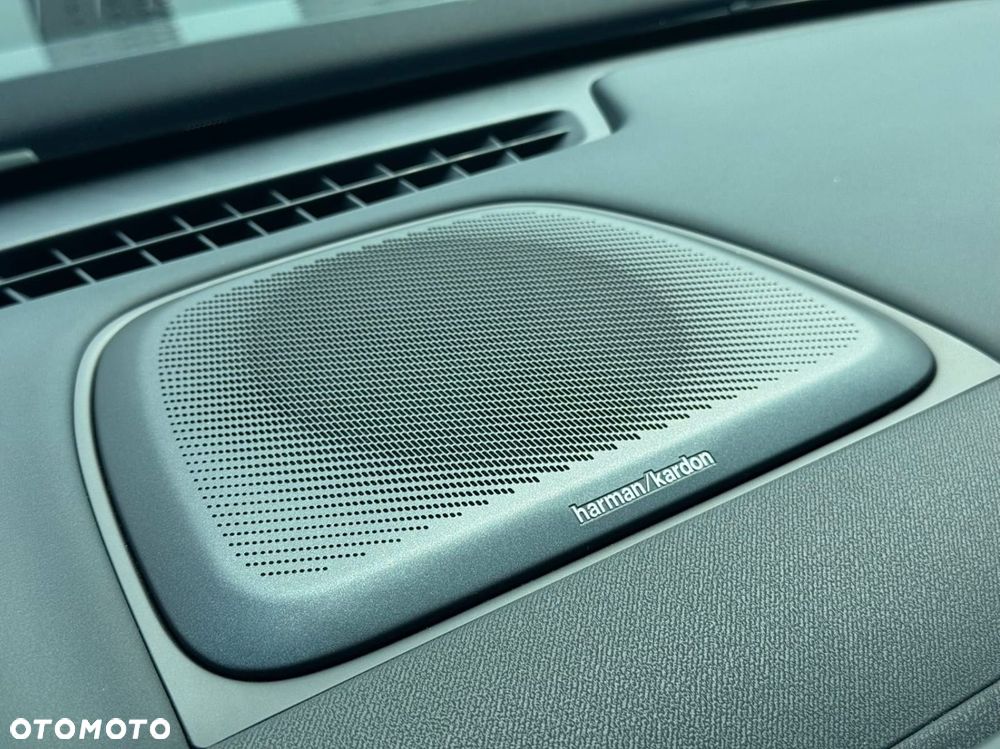 Lynk & Co 900 - 20