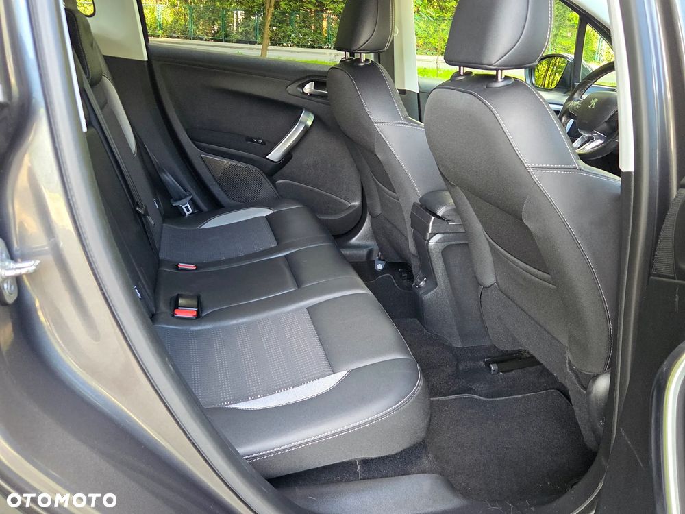 Peugeot 2008 - 6