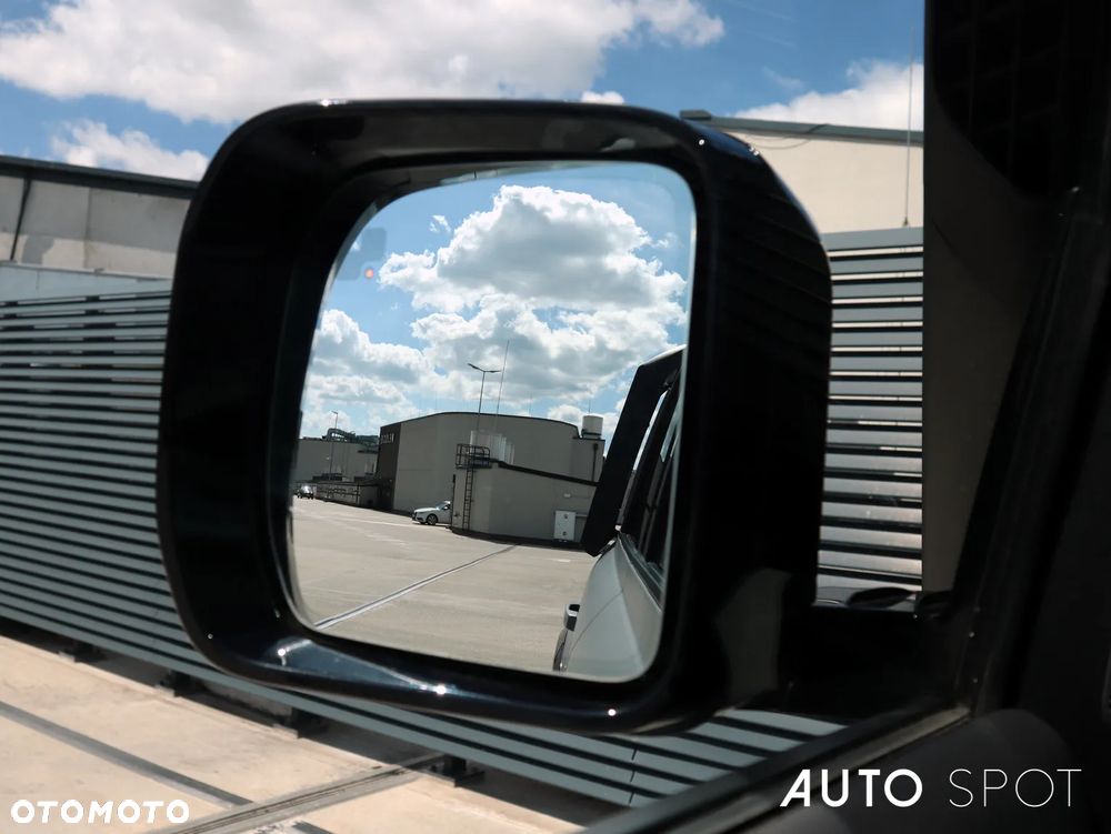 Land Rover Defender 110 3.0 P400 mHEV First Edition - 19