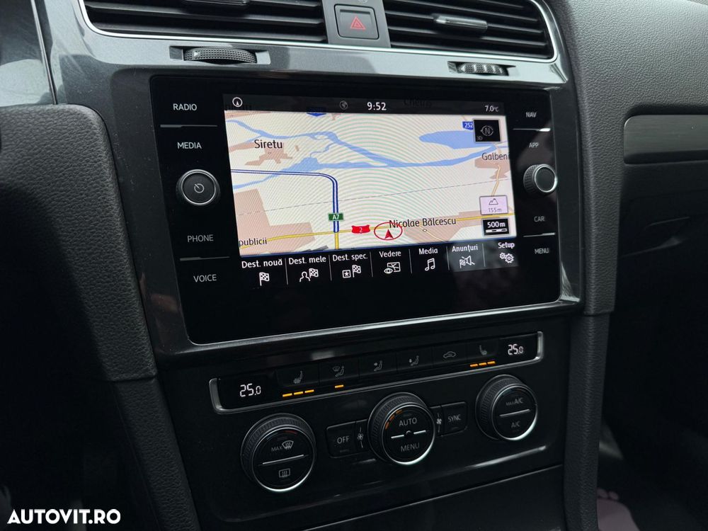 Volkswagen Golf - 10