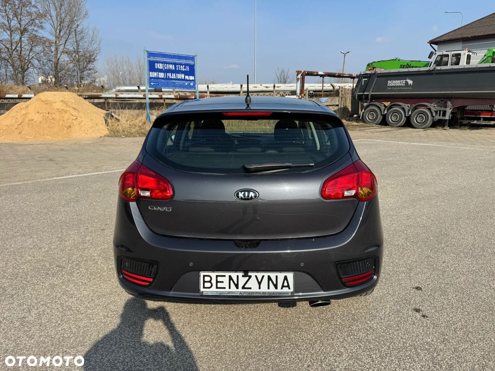 Kia Ceed 1.4 CVVT Dream Team Edition - 32
