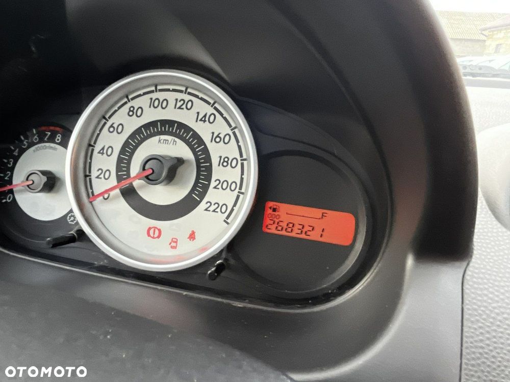 Mazda 2 - 11