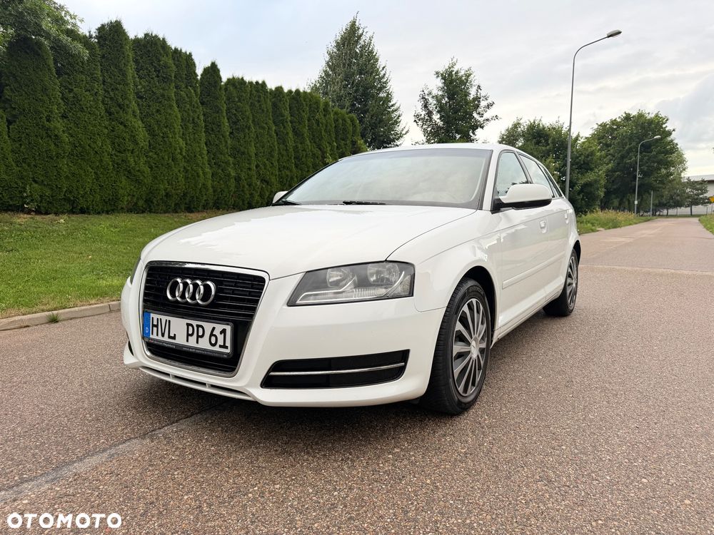 Audi A3 Sportback - 1
