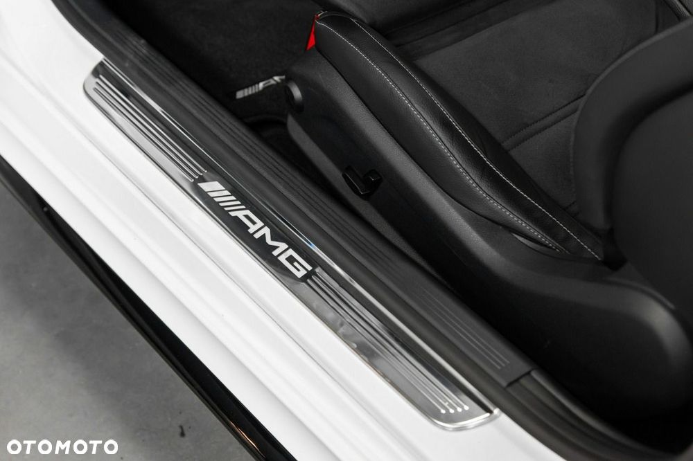Mercedes-Benz Klasa C AMG 63 AMG Speedshift MCT 9G - 32