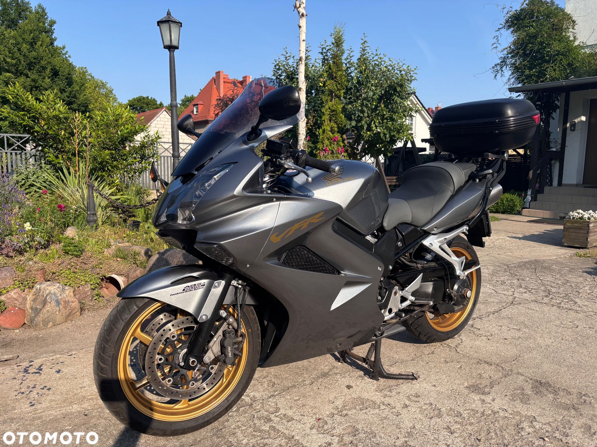 Honda VFR - 1