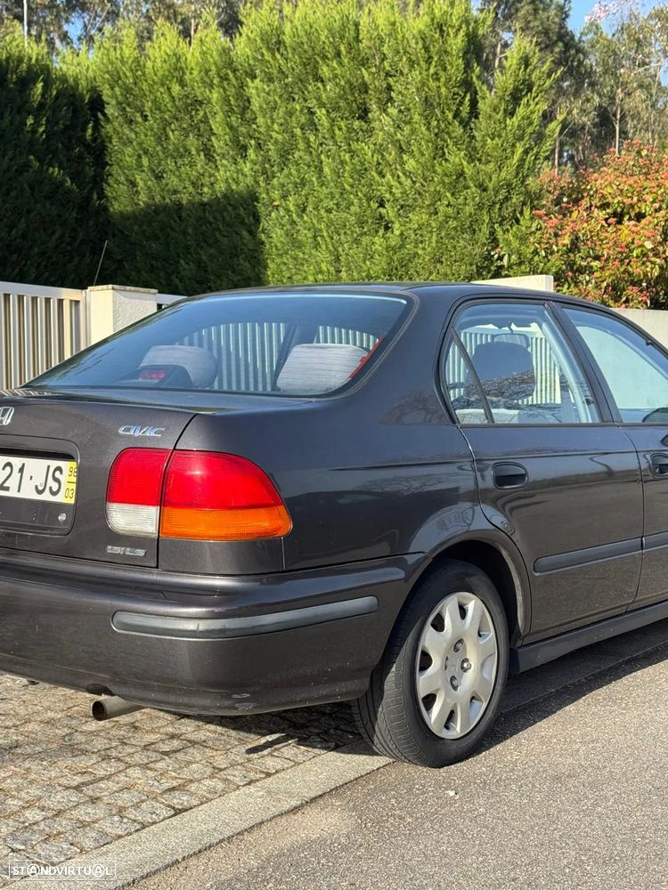 Honda Civic 1.5i LS - 4