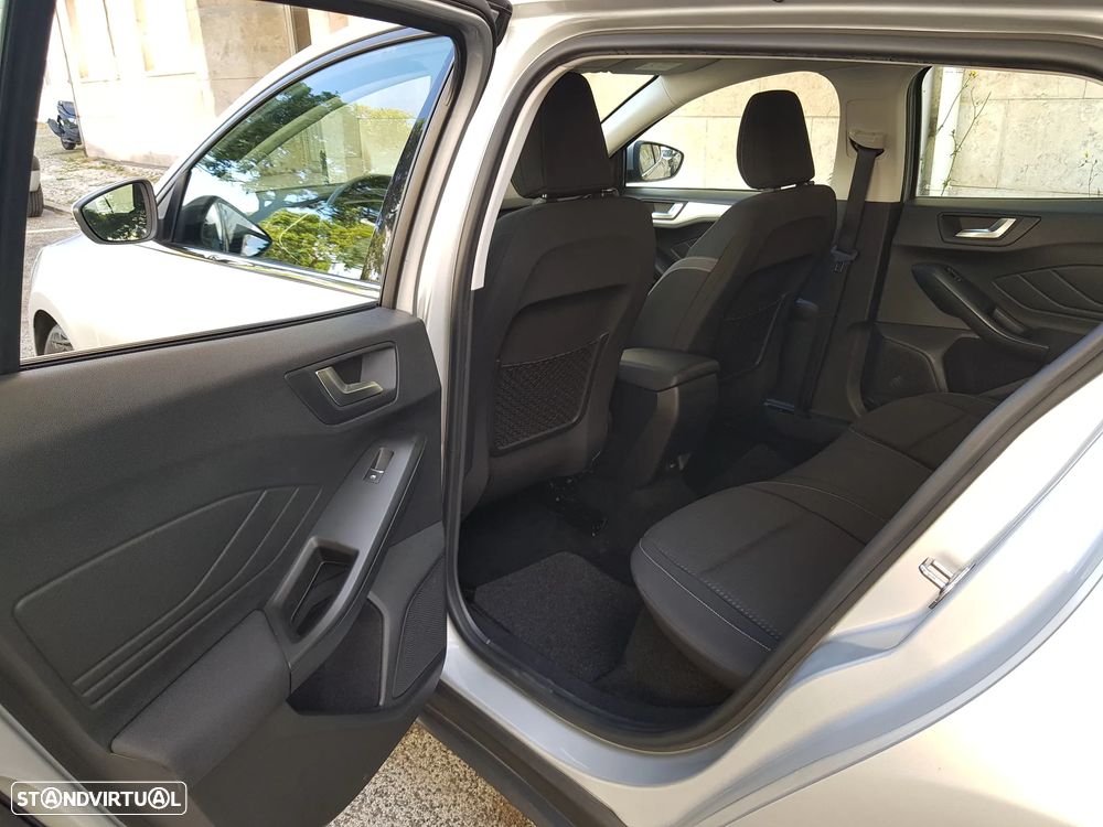 Ford Focus SW 1.5 TDCi Titanium - 32