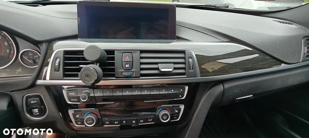 BMW Seria 3 330i xDrive Edition Luxury Line Purity - 24