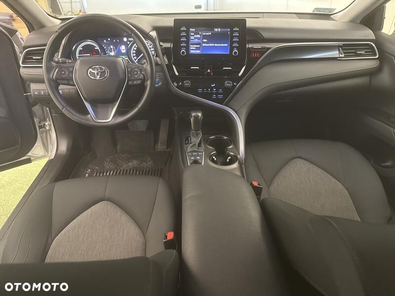 Toyota Camry 2.5 Hybrid Comfort CVT - 23