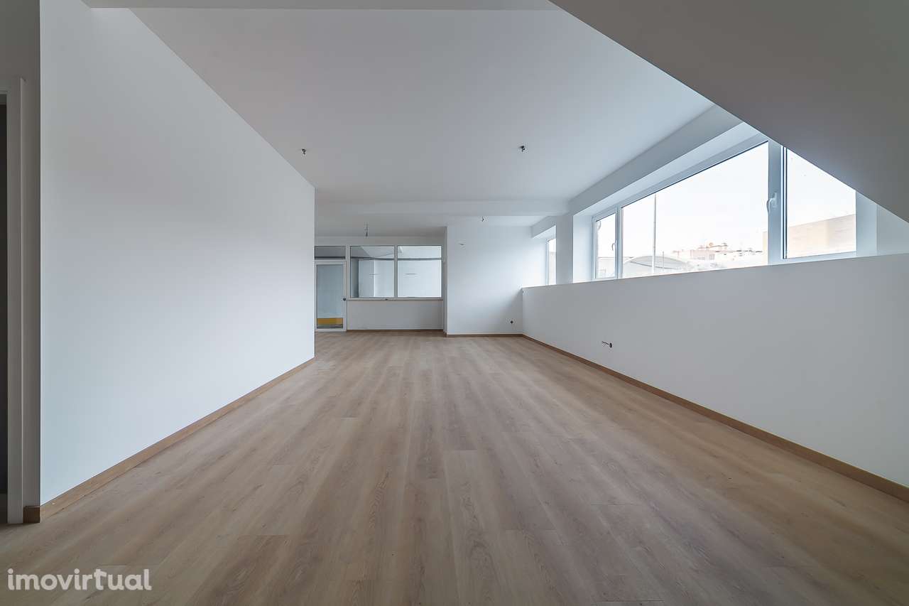 Espaço comercial no coração da cidade de Ponte da Barca com 90m2 - Grande imagem: 4/10