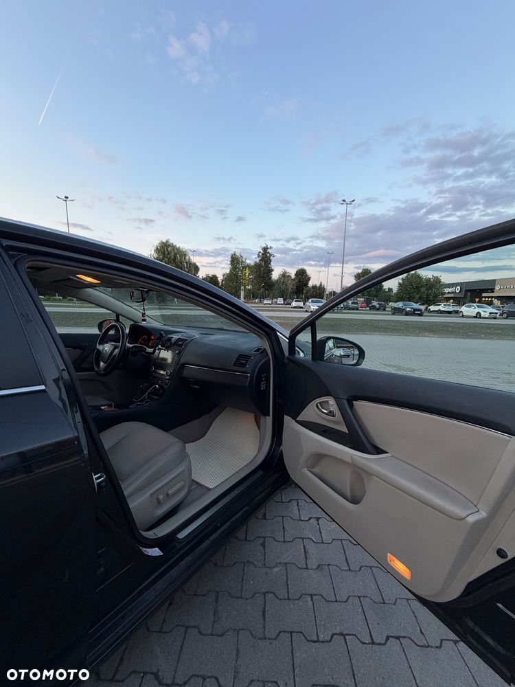Toyota Avensis 2.2 D-4D Premium - 11