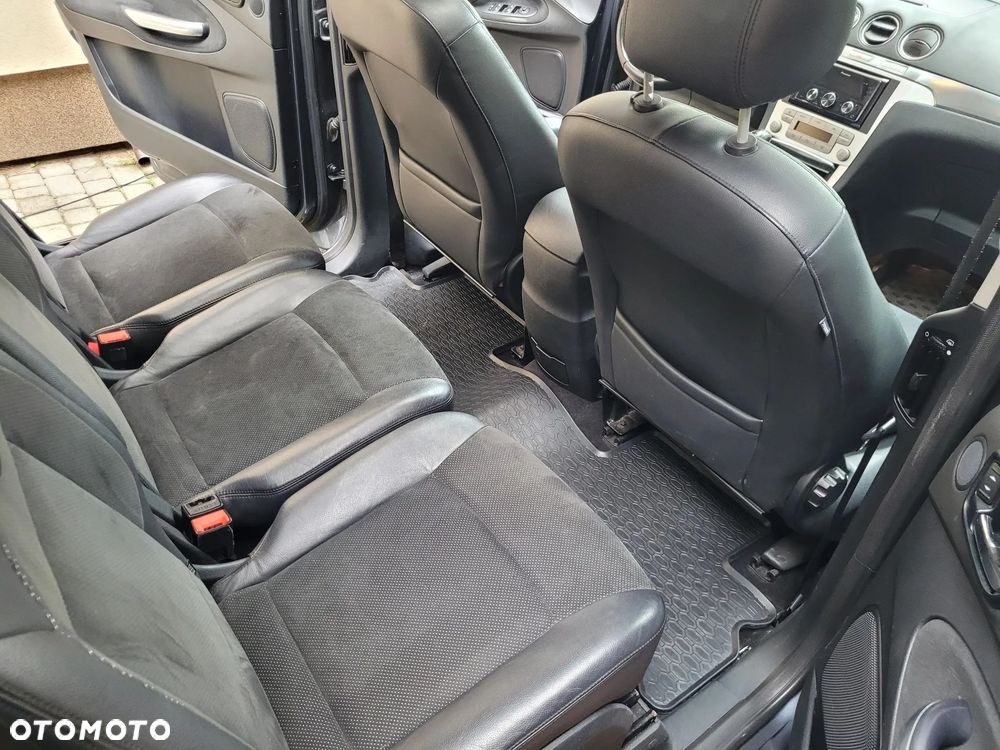 Ford S-Max - 10