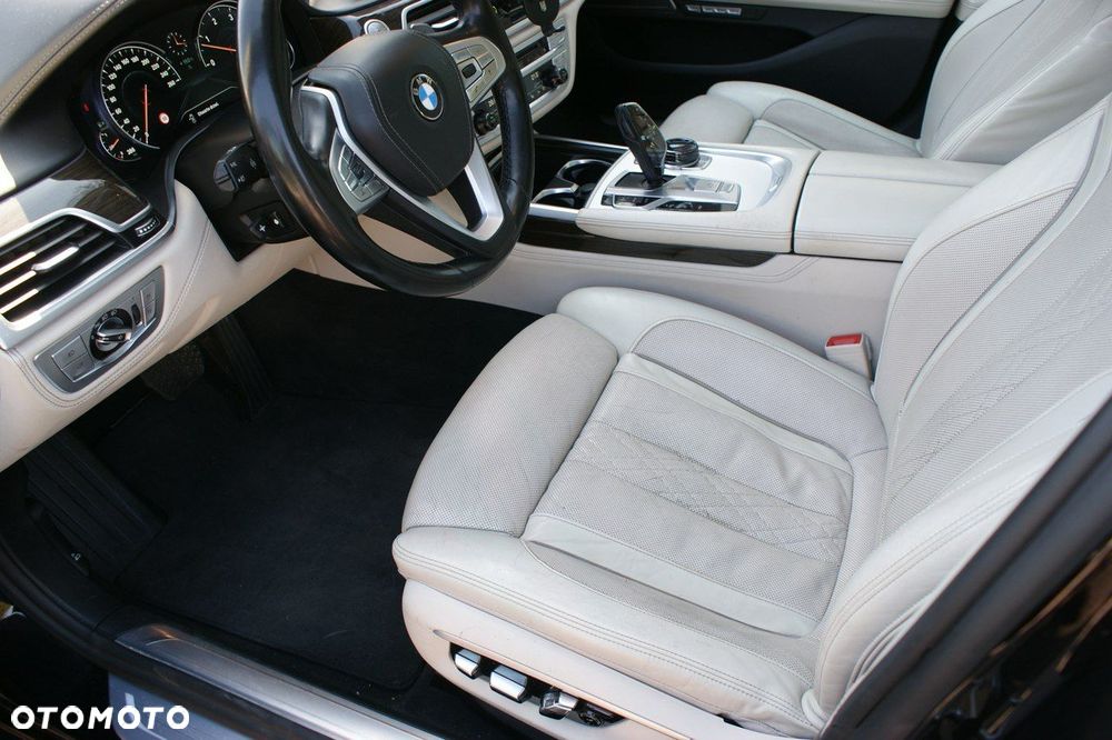 BMW Seria 7 - 16