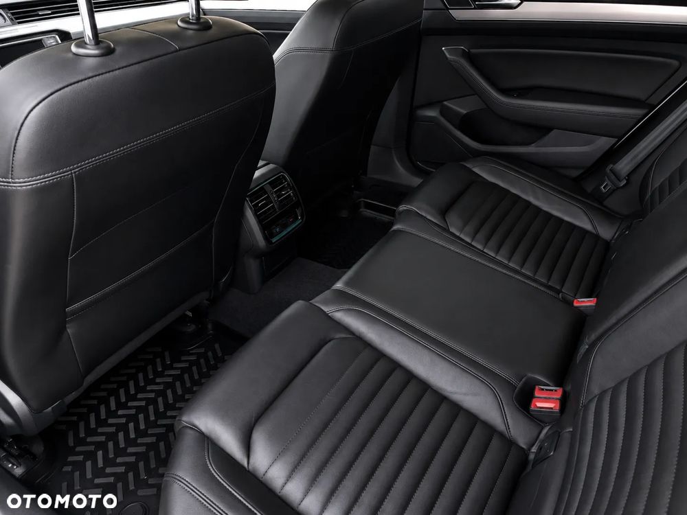 Volkswagen Passat 2.0 TDI SCR DSG Highline - 14