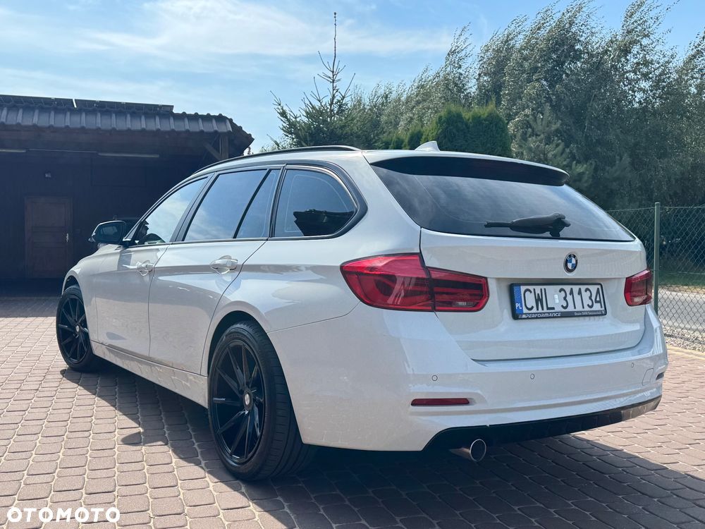 BMW Seria 3 318d - 15