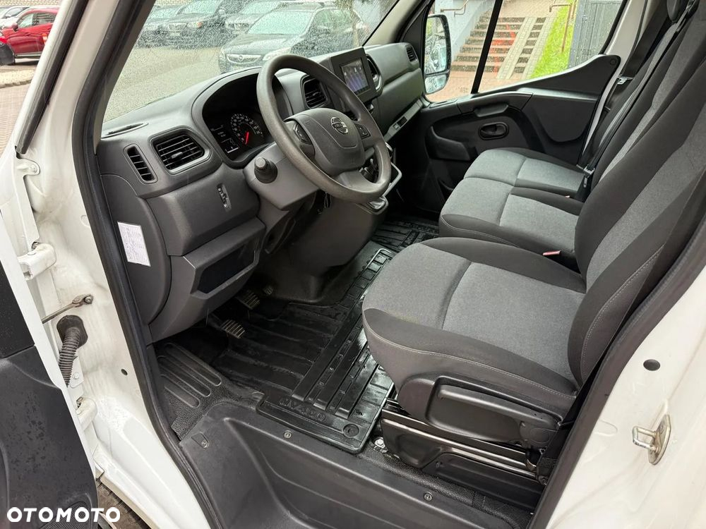 Nissan NV400 - 14