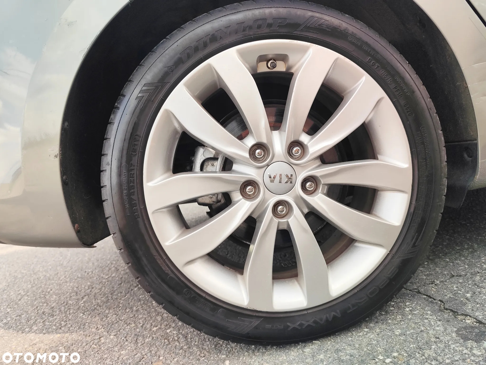 Kia Carens 1.6 GDI Dream Team Edition - 11