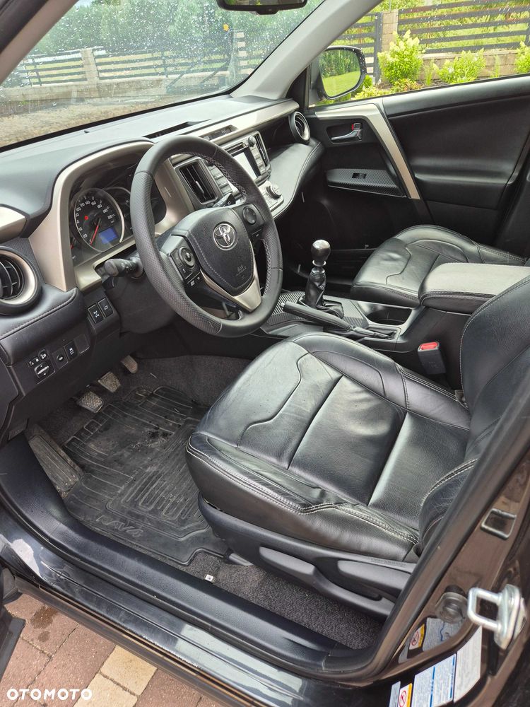 Toyota RAV4 - 5