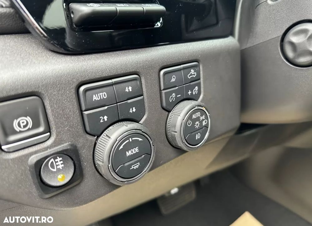 Chevrolet Silverado - 9