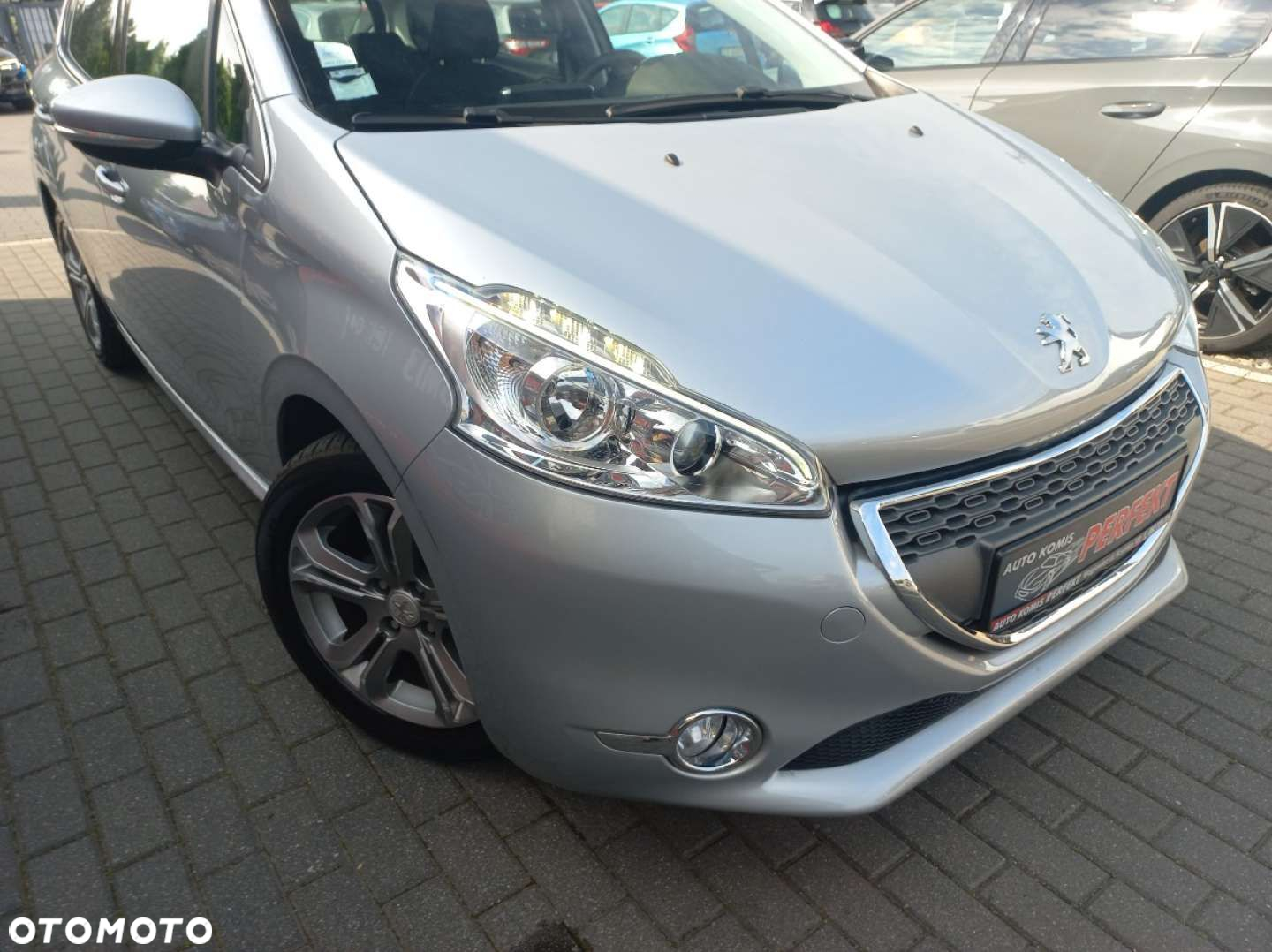 Peugeot 208 - 5