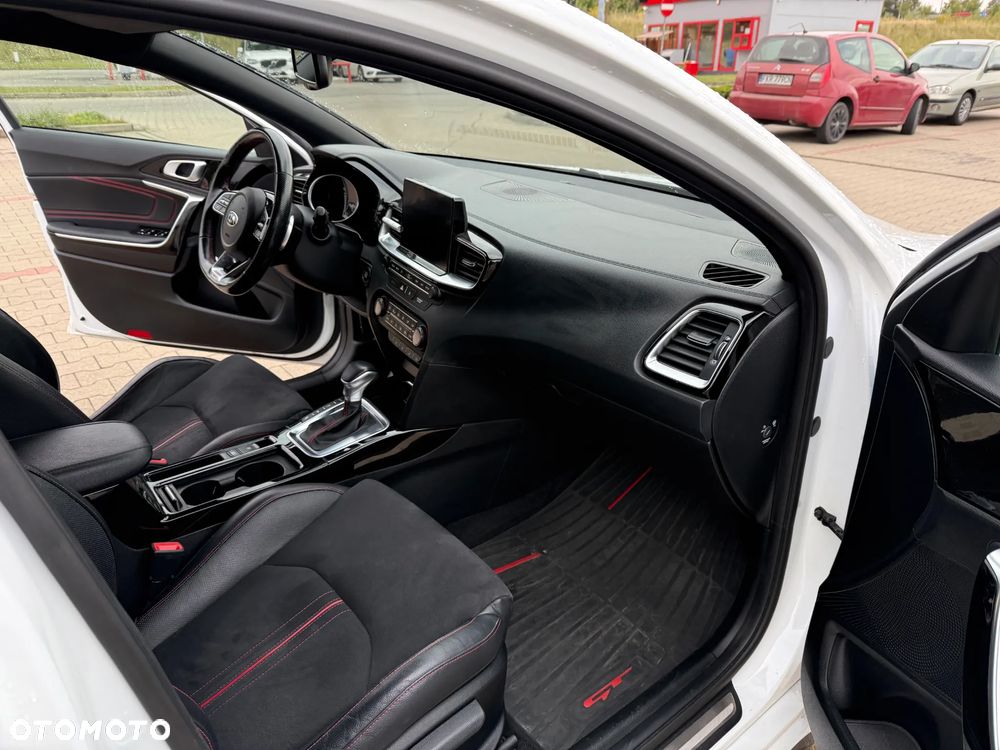 Kia ProCeed 1.6 T-GDI GT DCT - 11