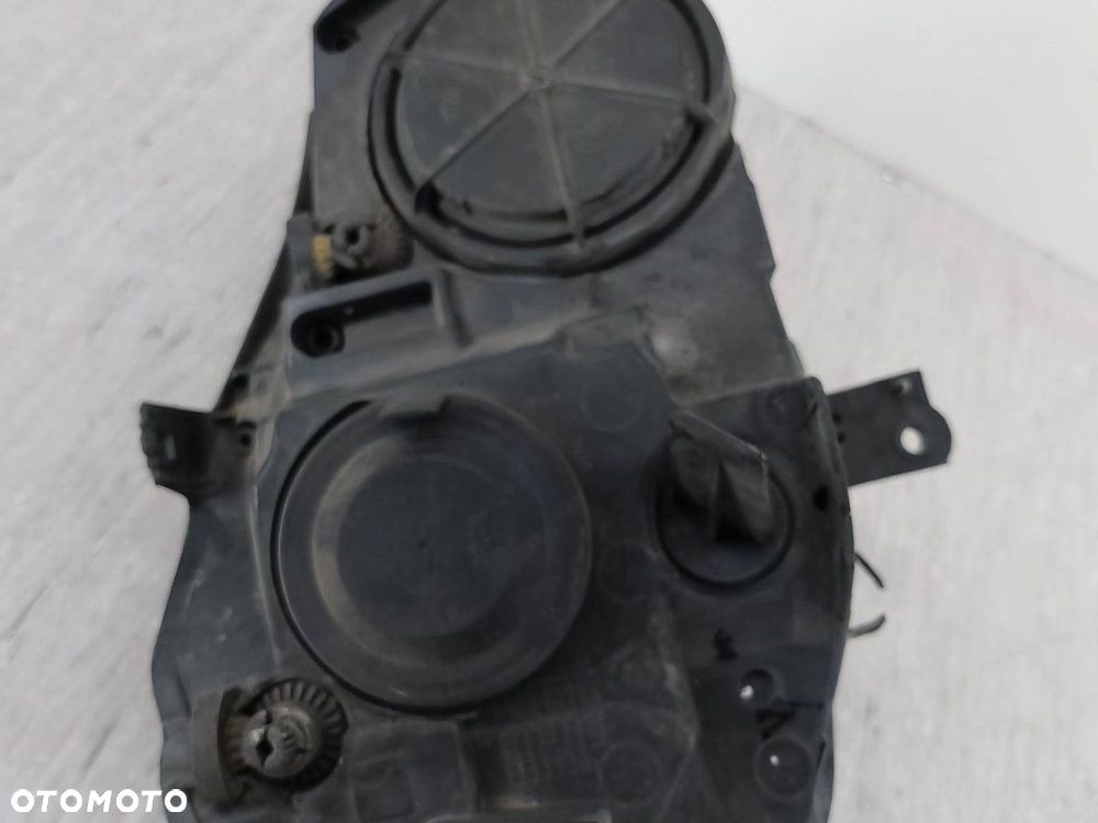 LAMPA PRZÓD LEWA VW POLO 9N 6Q1941007AT  89311990 - 2