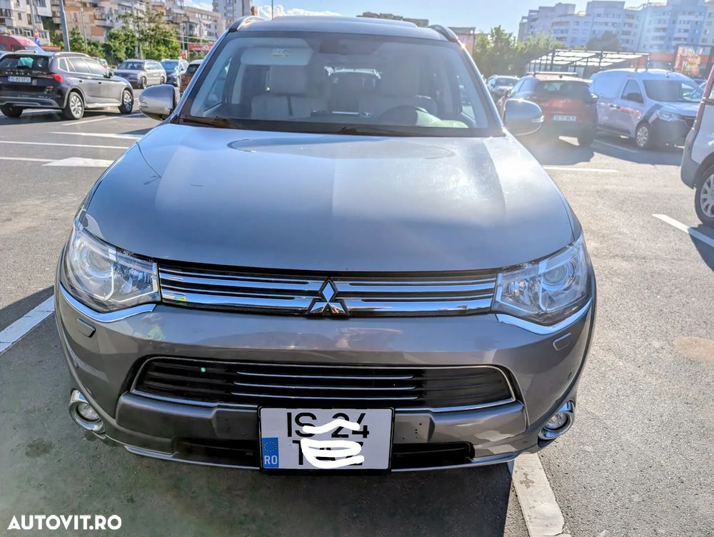 Mitsubishi Outlander 2.0 Litre DOHC MIVEC 4WD Instyle Navi - 1