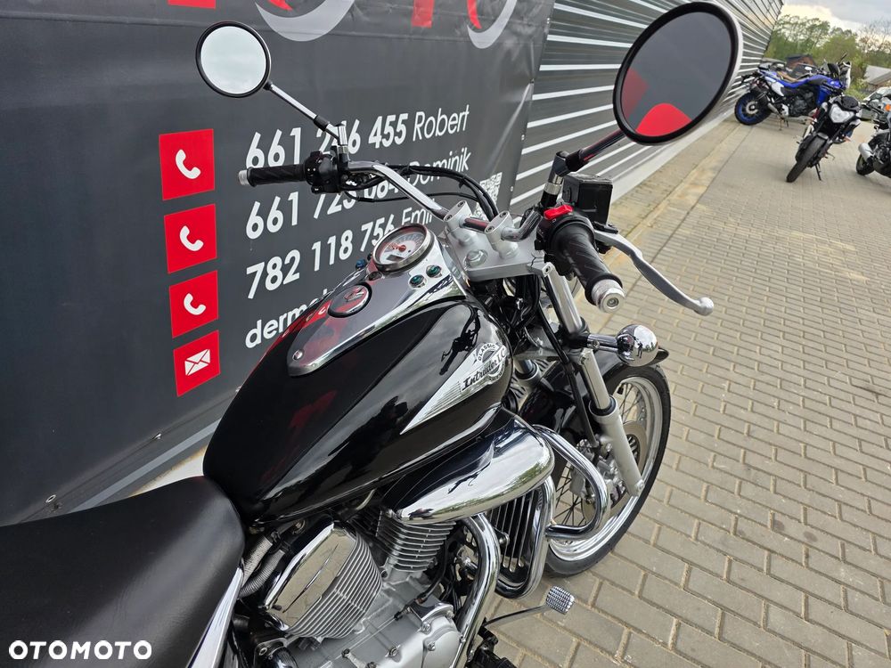 Suzuki Intruder - 21