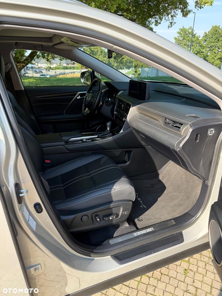 Lexus RX - 25