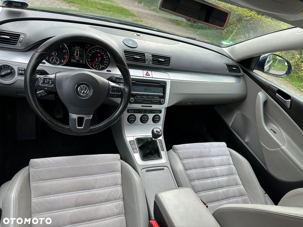 Volkswagen Passat Variant 1.8 TSI Highline - 4