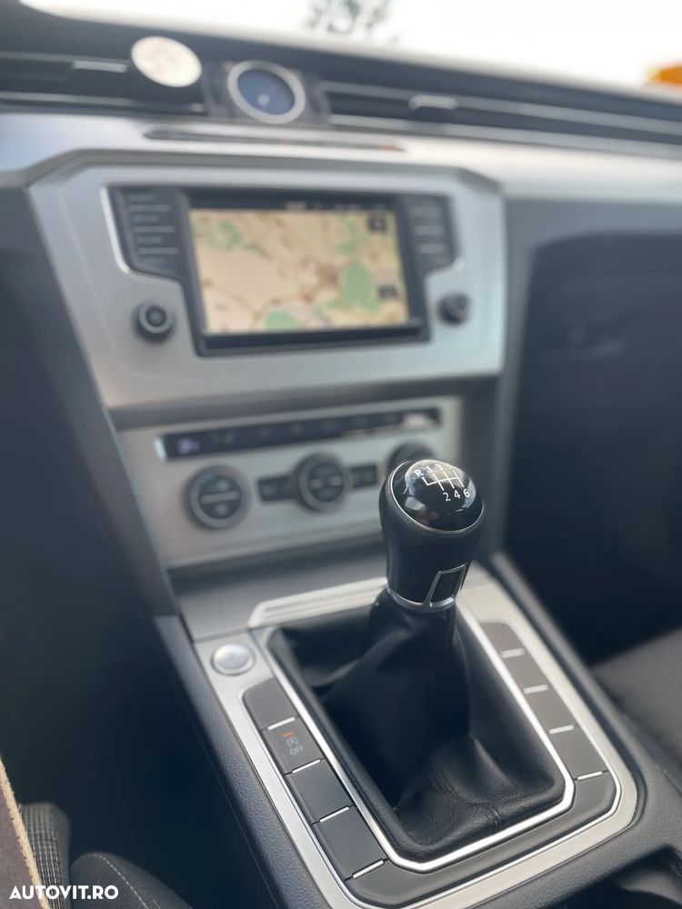 Volkswagen Passat 2.0 TDI Comfortline - 5