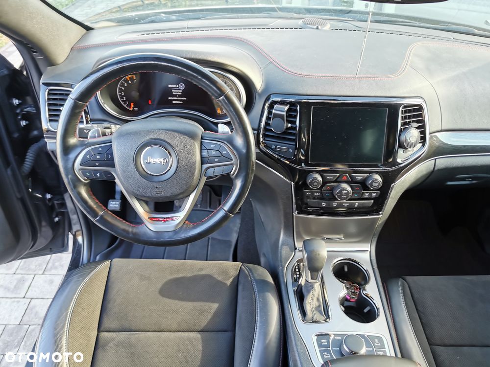 Jeep Grand Cherokee - 21