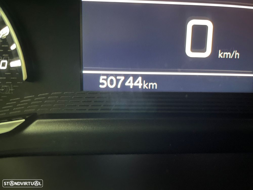 Peugeot 208 1.2 PureTech SE Style - 28