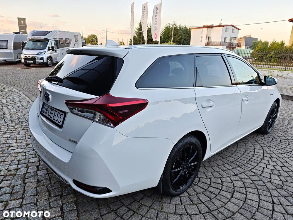 Toyota Auris Hybrid 135 Active - 3