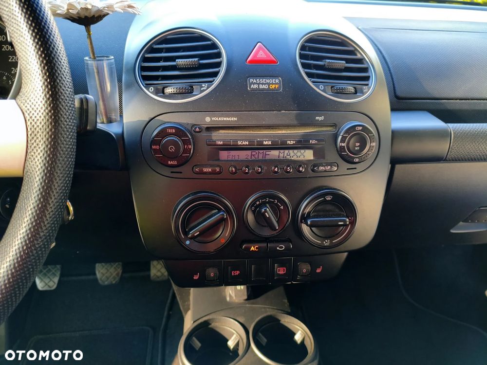 Volkswagen New Beetle 1.6 - 28