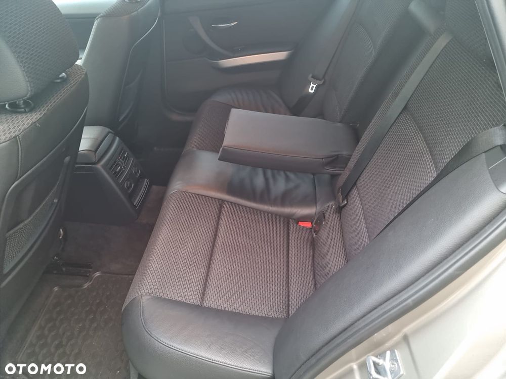 BMW Seria 3 320d DPF Edition Lifestyle - 18