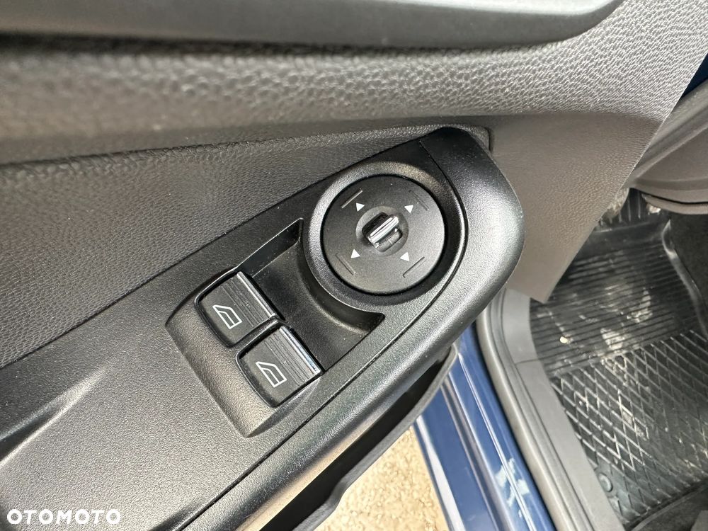 Ford Fiesta - 12