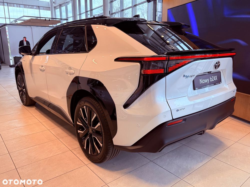 Toyota bZ4X - 16