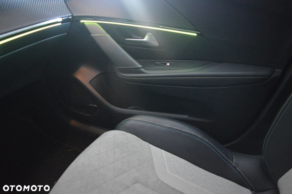 Peugeot 208 e-208 GT Line - 14