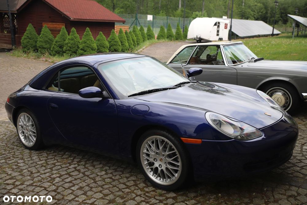 Porsche 911 Carrera 4 - 1
