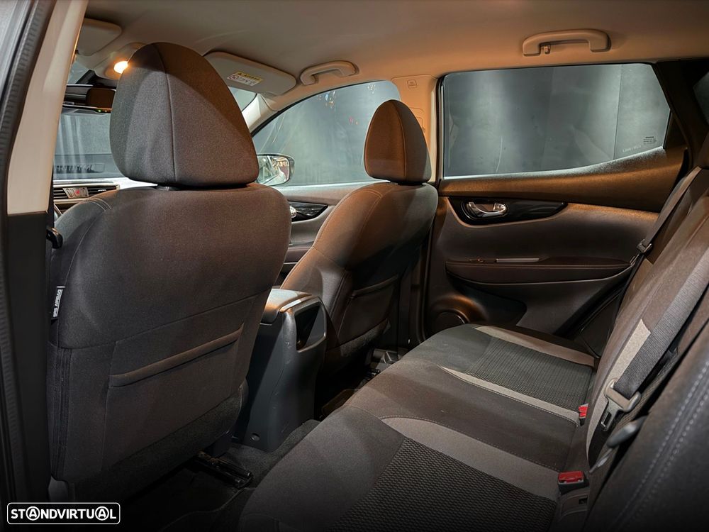 Nissan Qashqai 1.5 dCi N-Connecta - 23