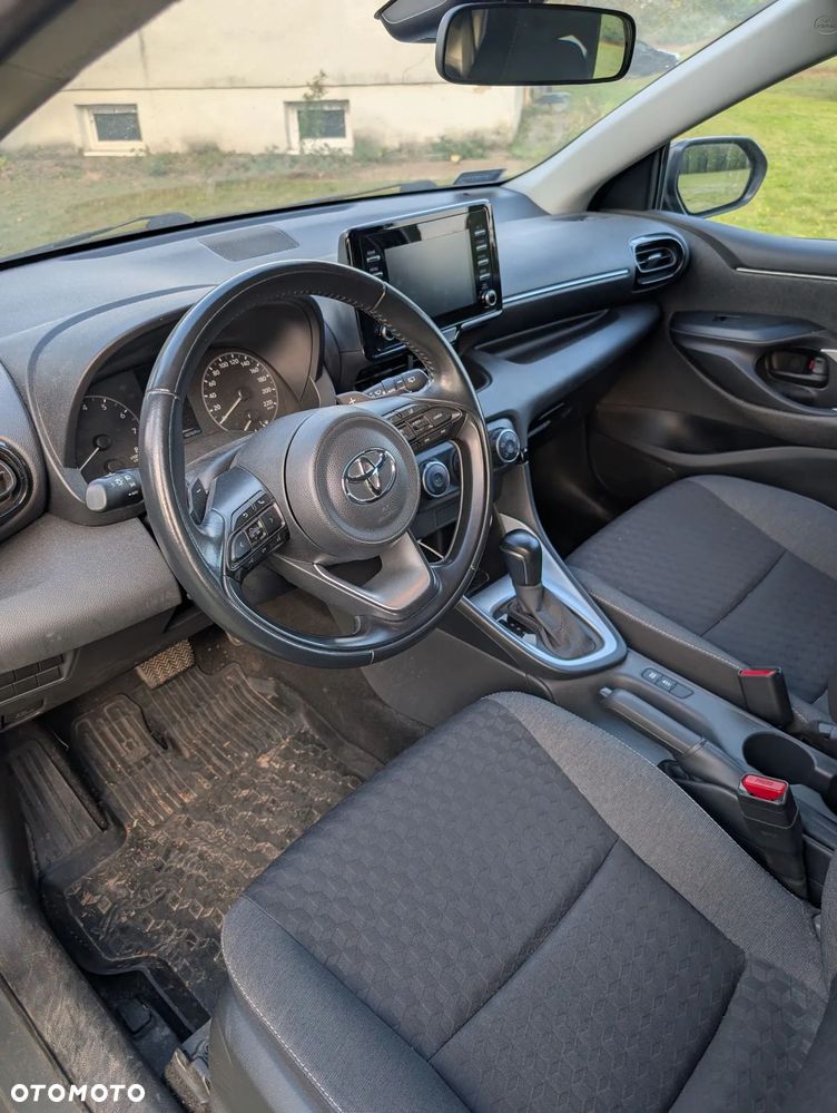 Toyota Yaris - 10