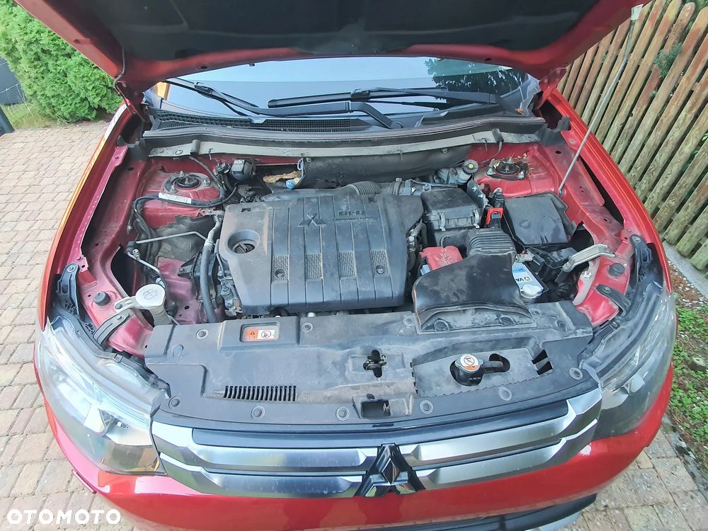 Mitsubishi Outlander 2.2 DID Instyle Navi 4WD - 20