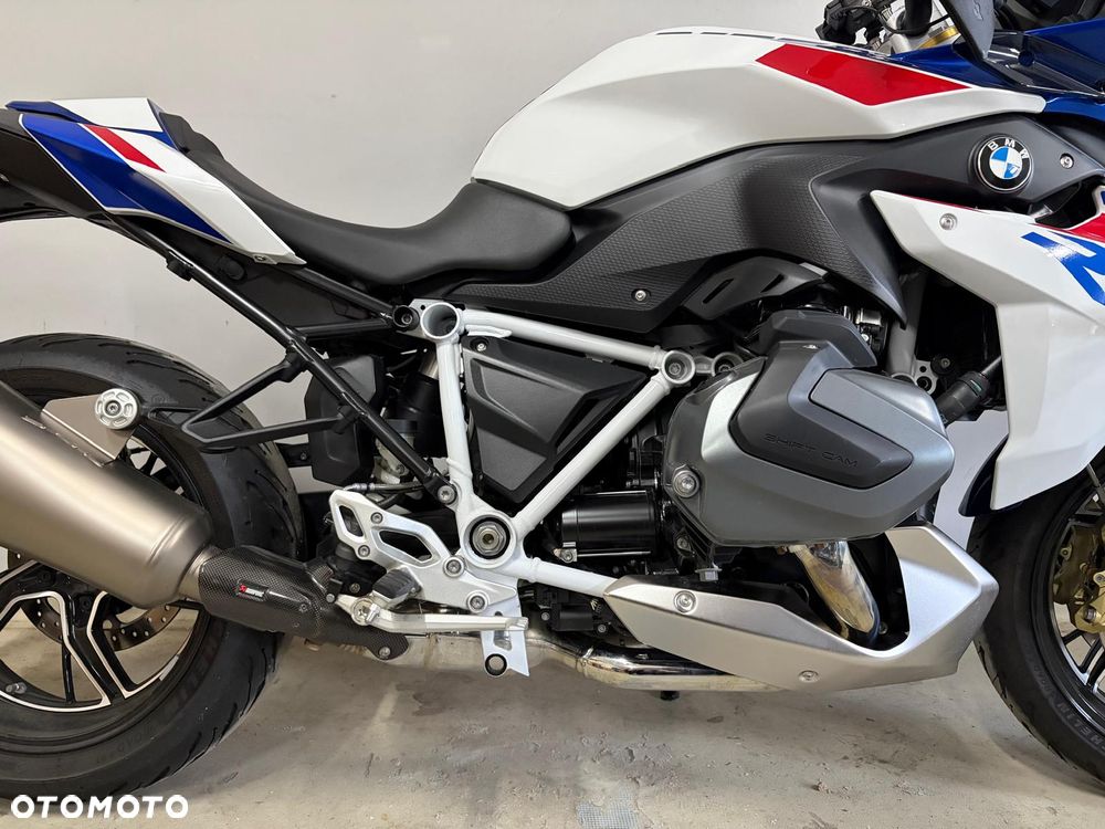 BMW RS - 17