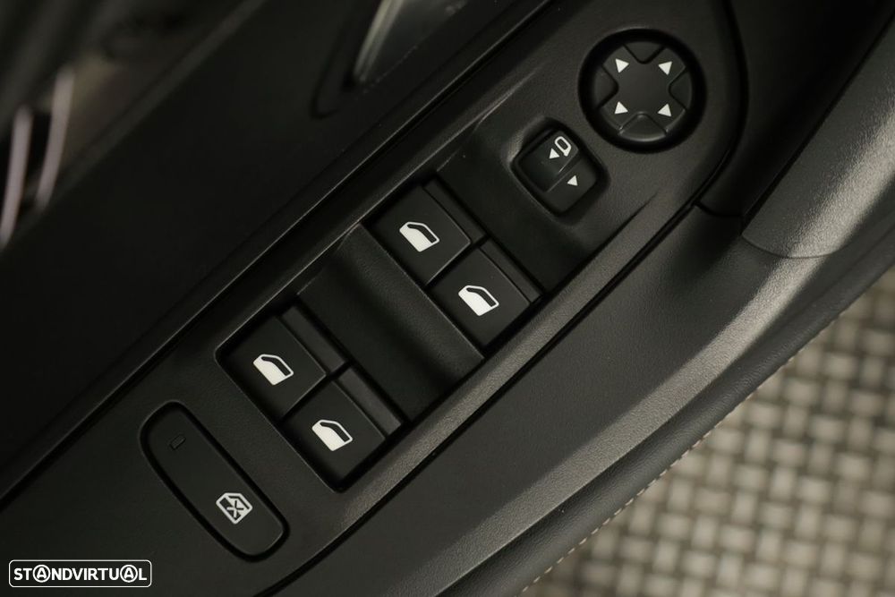 Peugeot 2008 1.2 PureTech Allure - 18